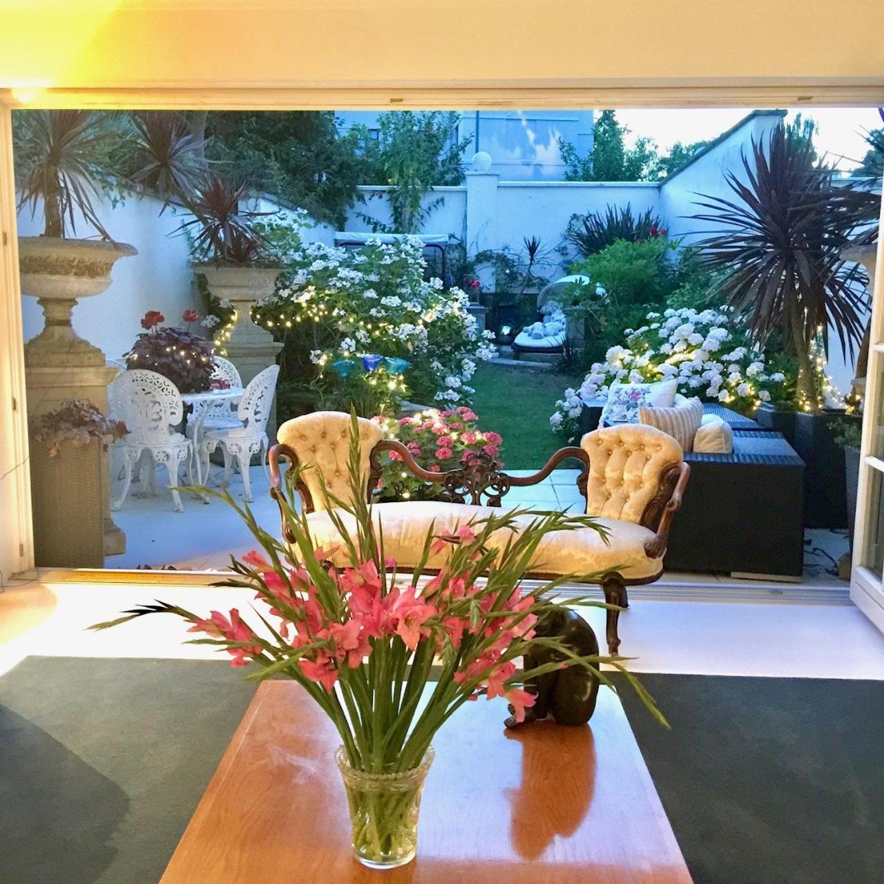 Privatunterkunft Beautiful In Gated Community *